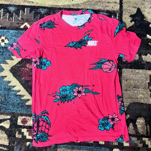 Nike Floral T-Shirt - Picture 1 of 2
